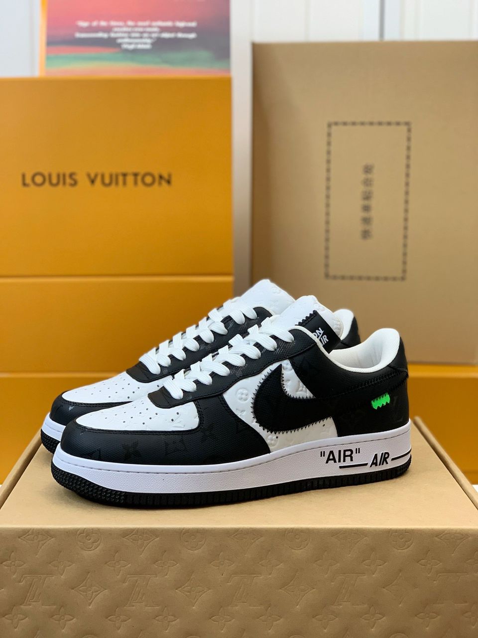 Louis Vuitton X Air Force 1 Low Noir Blanc