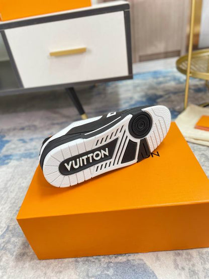 Louis Vuitton Sneaker LV